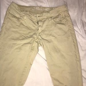 Low rise skinny khaki 90% cotton